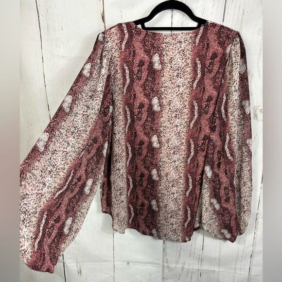 Jodifl Pink Shades Blouse Top With A V-Neckline And Large Long Balloon Sleeves - Picture 2 of 7